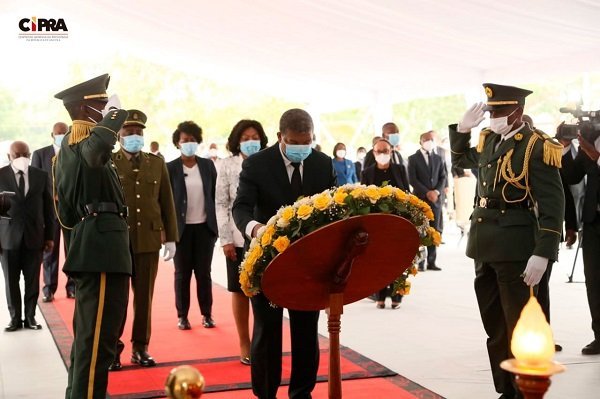 PRESIDENTE DA REPÚBLICA RENDE ÚLTIMA HOMENAGEM A  CARLOS ALBERTO FERREIRA PINTO 